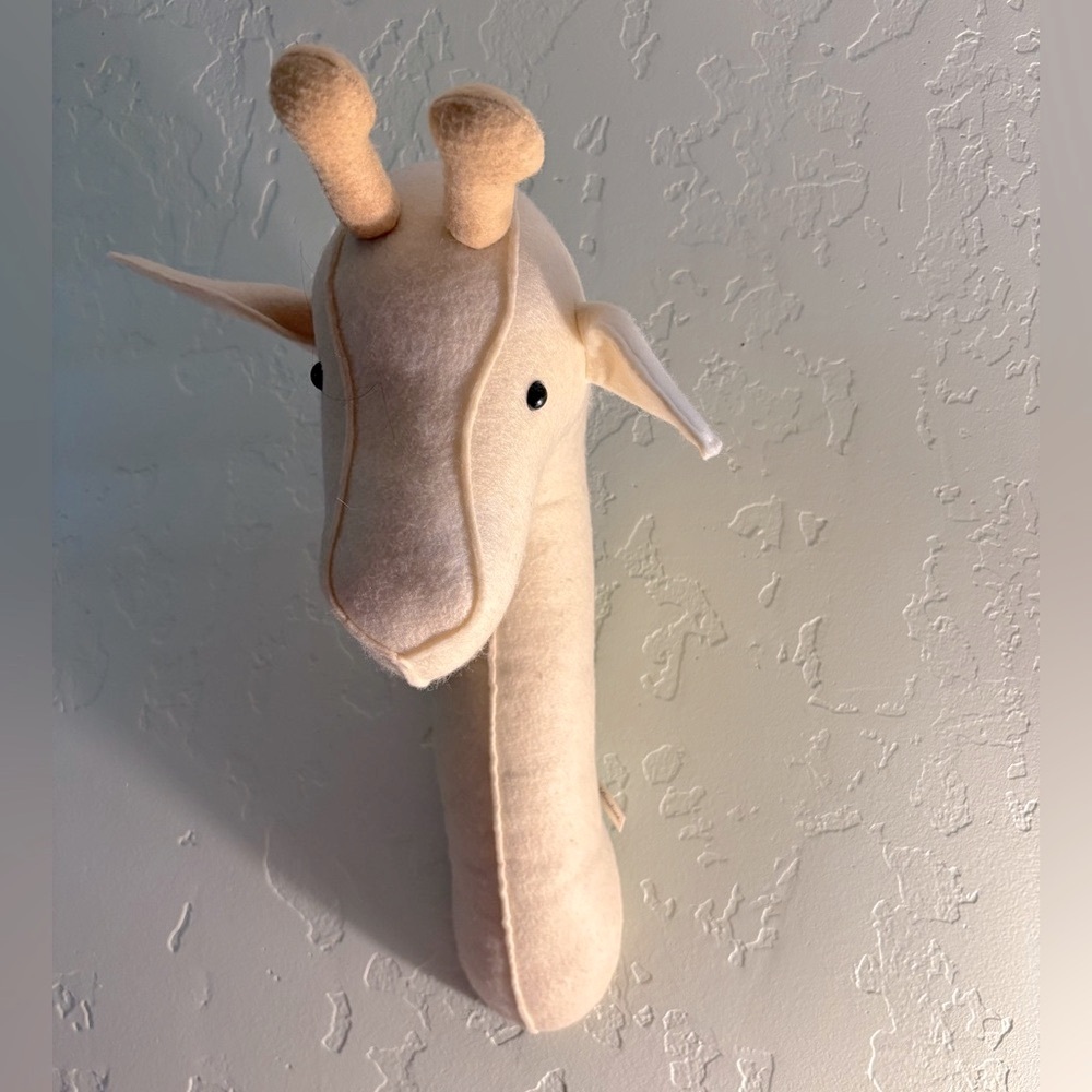 Charming Cream Giraffe Wall Decor